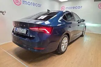 Škoda Octavia, 1.5, 110 kW, гибрид, автомат, передний привод