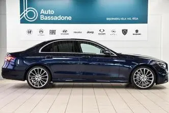 Mercedes-Benz E 200, 1.6, 118 kW, дизель, автомат, задний привод