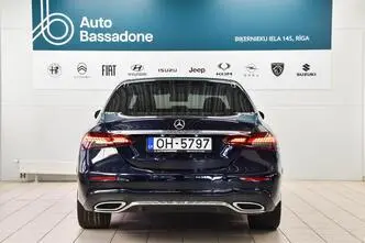 Mercedes-Benz E 200, 1.6, 118 kW, дизель, автомат, задний привод