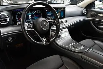 Mercedes-Benz E 200, 1.6, 118 kW, дизель, автомат, задний привод