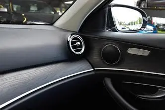 Mercedes-Benz E 200, 1.6, 118 kW, дизель, автомат, задний привод