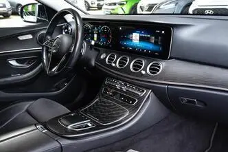 Mercedes-Benz E 200, 1.6, 118 kW, дизель, автомат, задний привод