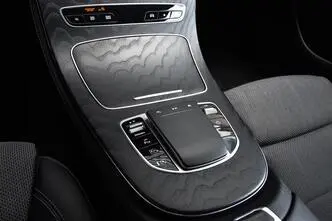 Mercedes-Benz E 200, 1.6, 118 kW, дизель, автомат, задний привод