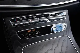 Mercedes-Benz E 200, 1.6, 118 kW, дизель, автомат, задний привод