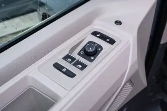 Volkswagen Multivan, 1.4, 180 kW, pistikhübriid, automaat, nelikvedu