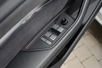 Audi e-tron, 300 kW, elektrība, automātiskā, pilnpiedziņa