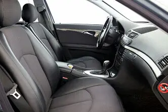 Mercedes-Benz E 200, 1.8, 120 kW, bensiin, manuaal, tagavedu