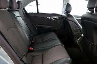 Mercedes-Benz E 200, 1.8, 120 kW, bensiin, manuaal, tagavedu