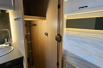 Sunlight A60, 2.2, 103 kW, dyzelinas, automatinė, priekiniai varomieji ratai