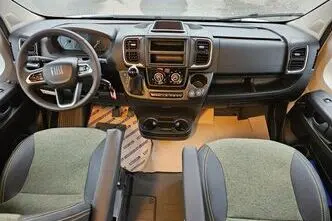 Sunlight A60, 2.2, 103 kW, dyzelinas, automatinė, priekiniai varomieji ratai