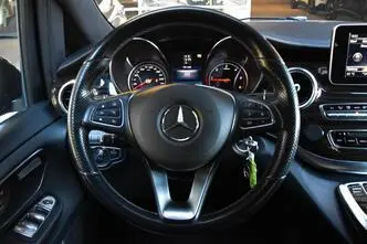 Mercedes-Benz V 250, 2.1, 140 kW, diesel, automatic, four-wheel drive