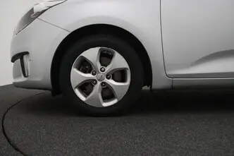 Kia Carens, 1.6, 99 kW, petrol, manual, front-wheel drive