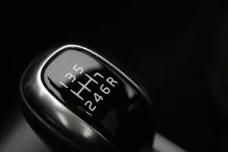 Volvo V40, 2.0, 140 kW, petrol, manual, front-wheel drive