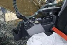 Caterpillar 320, 122 kW