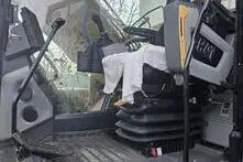 Caterpillar 320, 122 kW