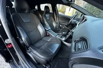 Volvo V40, 2.0, 88 kW, diesel, manual, front-wheel drive