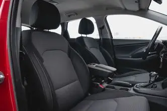 Hyundai i30, 1.4, 103 kW, bensiin, automaat, esivedu