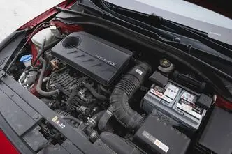 Hyundai i30, 1.4, 103 kW, bensiin, automaat, esivedu