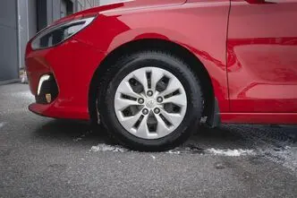 Hyundai i30, 1.4, 103 kW, bensiin, automaat, esivedu