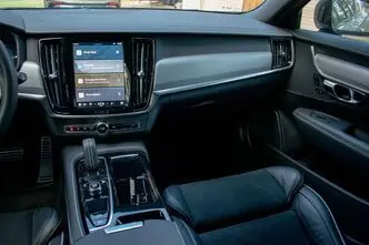 Volvo V90, 2.0, 335 kW, plug-in hybrid, automatic, four-wheel drive