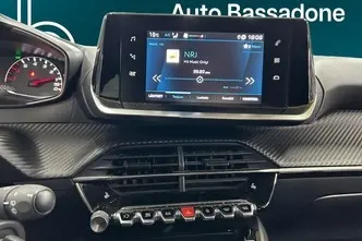 Peugeot 208, 1.2, 55 kW, бензин, механическая, передний привод