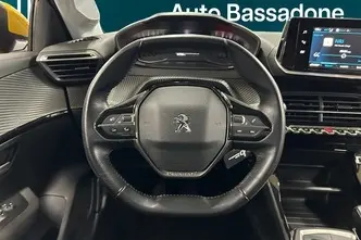 Peugeot 208, 1.2, 55 kW, бензин, механическая, передний привод