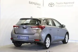 Toyota Auris, 1.6, 97 kW, bensiin, manuaal, esivedu