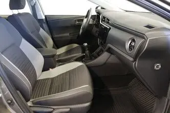 Toyota Auris, 1.6, 97 kW, bensiin, manuaal, esivedu