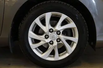 Toyota Auris, 1.6, 97 kW, bensiin, manuaal, esivedu