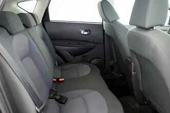 Nissan Qashqai, 2.0, 104 kW, petrol, manual, front-wheel drive