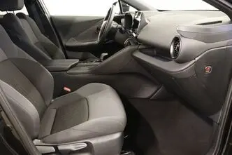 Toyota C-HR, 1.8, 72 kW, hybrid, automatic, front-wheel drive