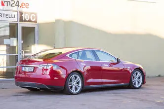 Tesla Model S, 69 kW, electric, rear-wheel drive