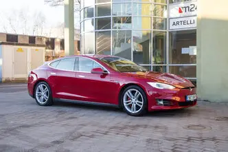 Tesla Model S, 69 kW, electric, rear-wheel drive