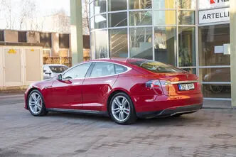 Tesla Model S, 69 kW, electric, rear-wheel drive