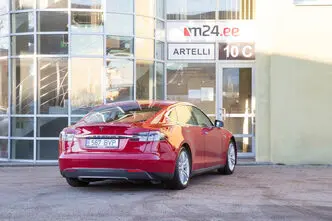 Tesla Model S, 69 kW, electric, rear-wheel drive