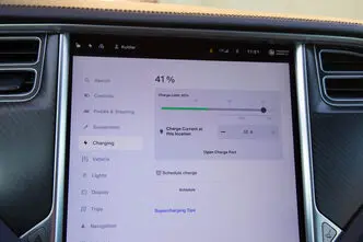 Tesla Model S, 69 kW, electric, rear-wheel drive