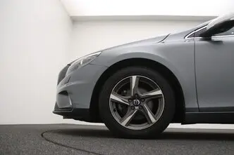 Volvo V40, 2.0, 88 kW, diesel, manual, front-wheel drive