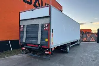 Volvo FL 210 4x2, 154 kW, diesel, automatic