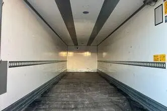 Volvo FL 210 4x2, 154 kW, diesel, automatic