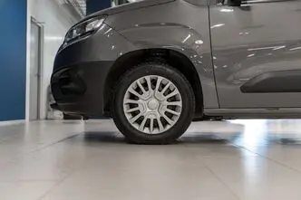 Toyota Proace City, 1.2, 81 kW, bensiin, manuaal, esivedu