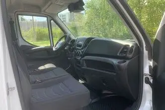 Iveco Daily, 2.3, 115 kW, дизель, автомат, задний привод