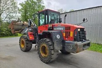 Komatsu WA200PZ-6, 95 kW, dyzelinas, automatinė