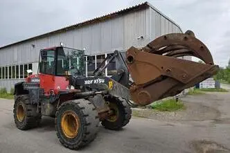 Komatsu WA200PZ-6, 95 kW, dyzelinas, automatinė