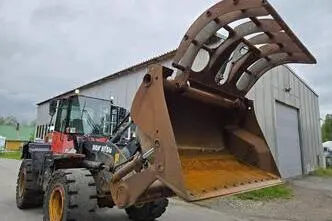 Komatsu WA200PZ-6, 95 kW, dyzelinas, automatinė