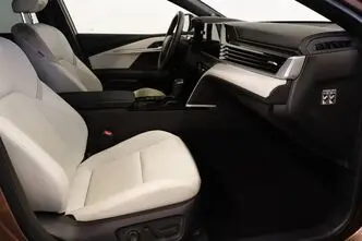 Toyota Camry, 2.5, 137 kW, hybrid, automatic, front-wheel drive