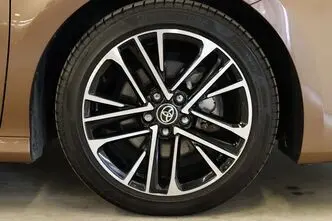 Toyota Camry, 2.5, 137 kW, hybrid, automatic, front-wheel drive