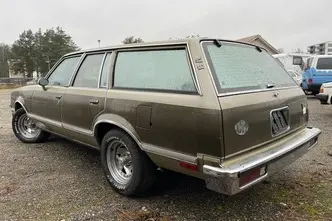 Pontiac Grand Le Mans * Safari *, 5.0, 114 kW, benzīns, automātiskā, aizmugurējā piedziņa