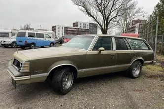 Pontiac Grand Le Mans * Safari *, 5.0, 114 kW, benzīns, automātiskā, aizmugurējā piedziņa