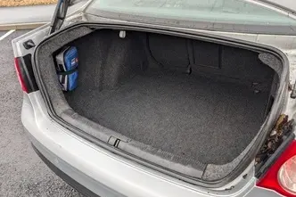 Volkswagen Jetta, 1.6, 75 kW, bensiin, automaat, esivedu