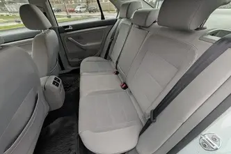 Volkswagen Jetta, 1.6, 75 kW, bensiin, automaat, esivedu